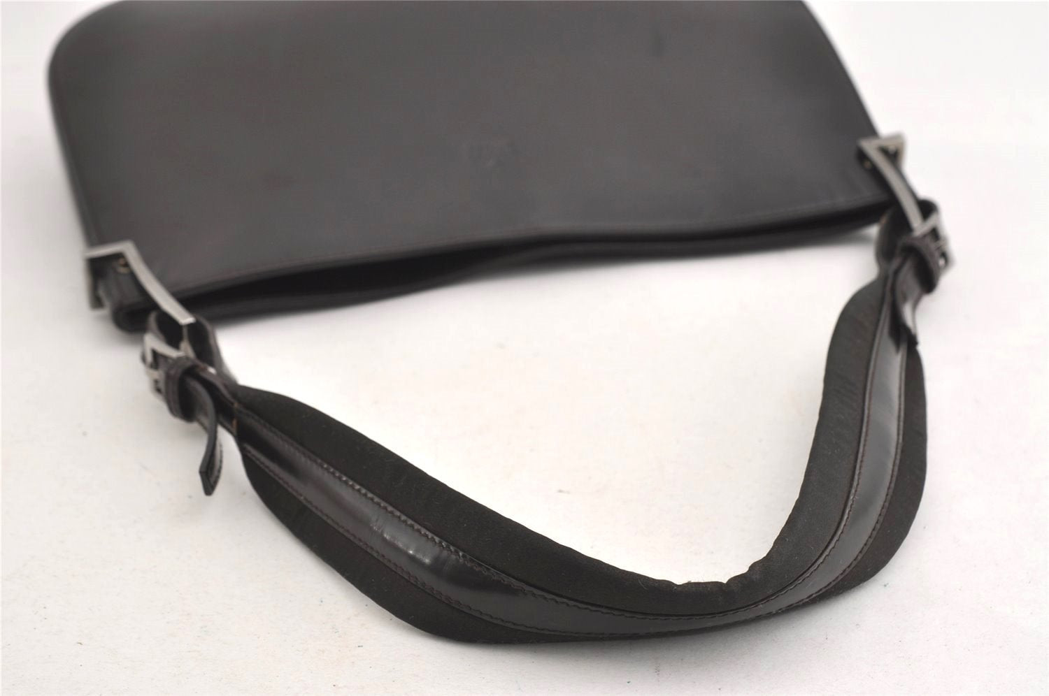 Authentic GUCCI Vintage Shoulder Bag Purse Leather 0013193 Brown 2354I