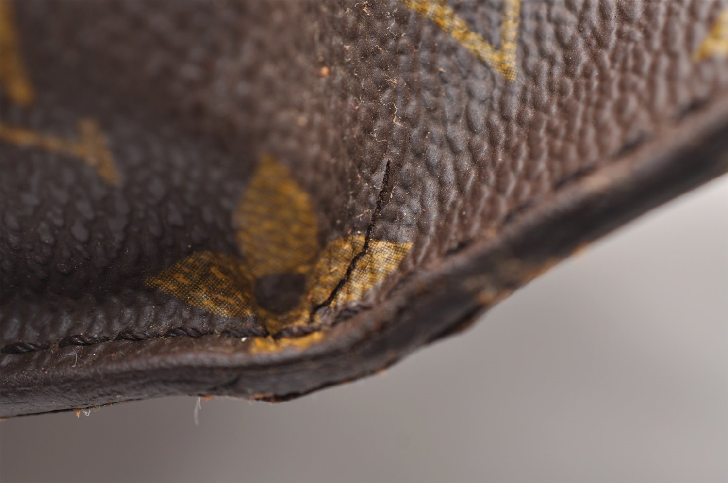 Authentic Louis Vuitton Monogram Saint Cloud GM M51242 Shoulder Cross Bag 2358I