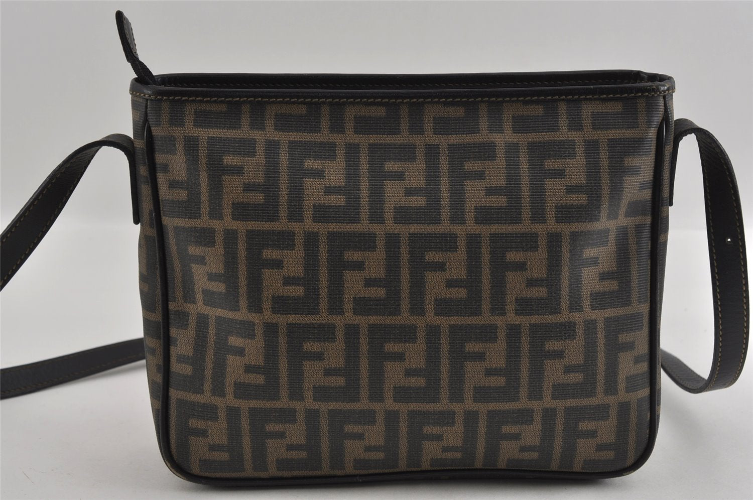 Authentic FENDI Zucca Shoulder Cross Body Bag Purse PVC Leather Brown 2359I