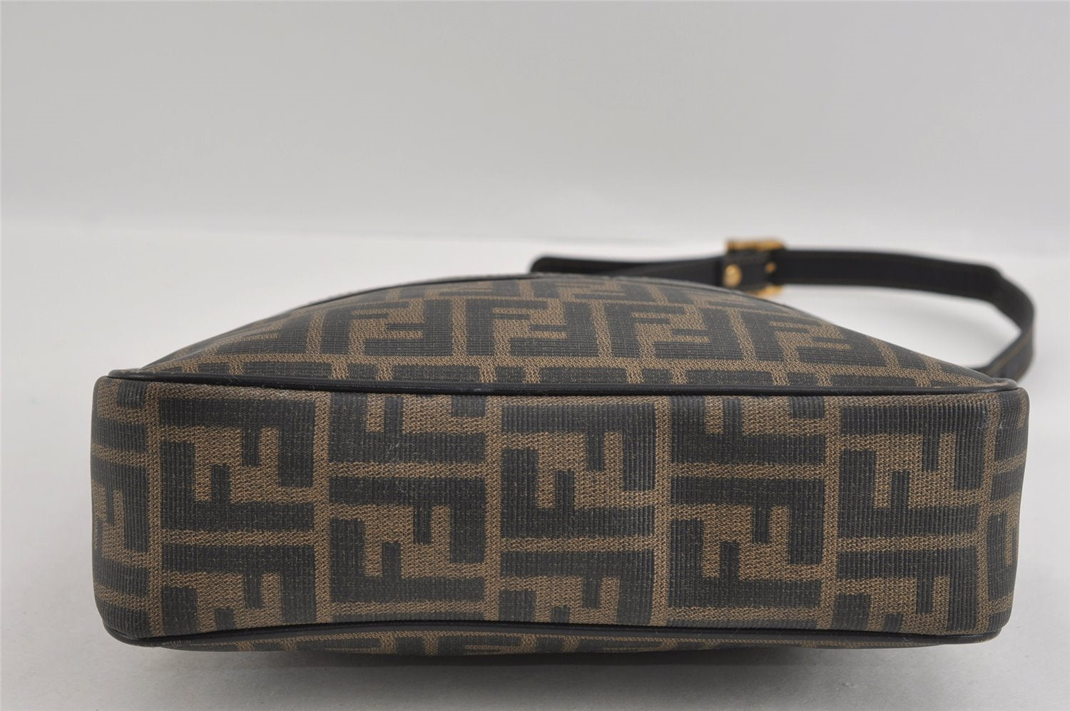 Authentic FENDI Zucca Shoulder Cross Body Bag Purse PVC Leather Brown 2359I