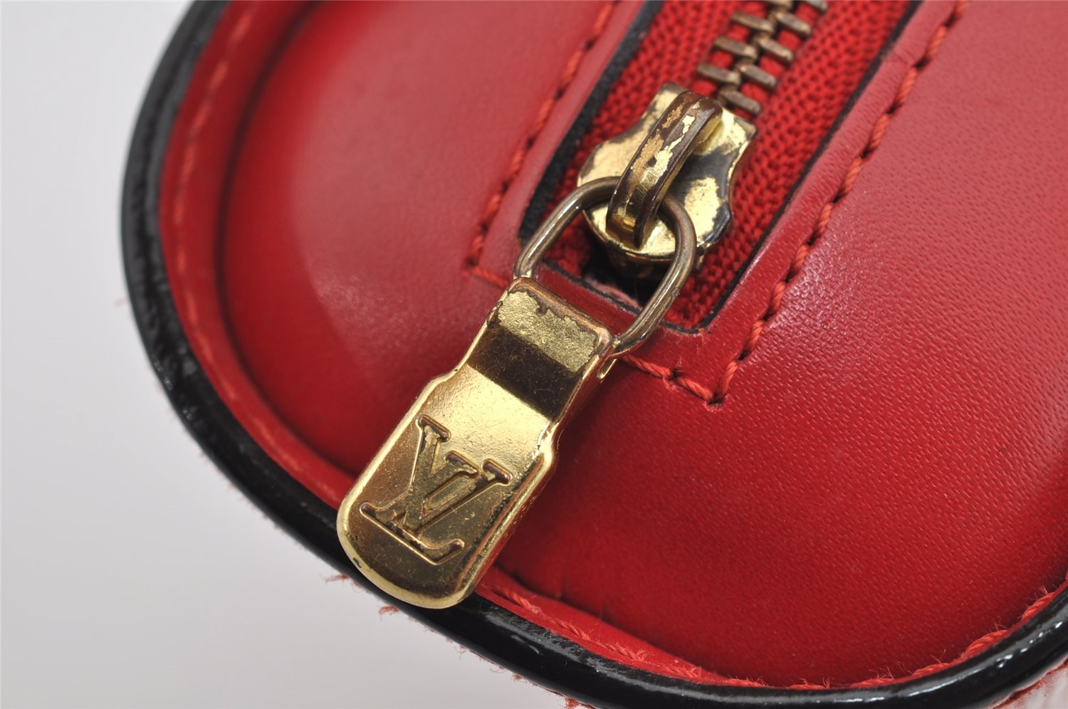 Authentic Louis Vuitton Epi Dauphine Cosmetic Pouch Red M48447 LV 2368I