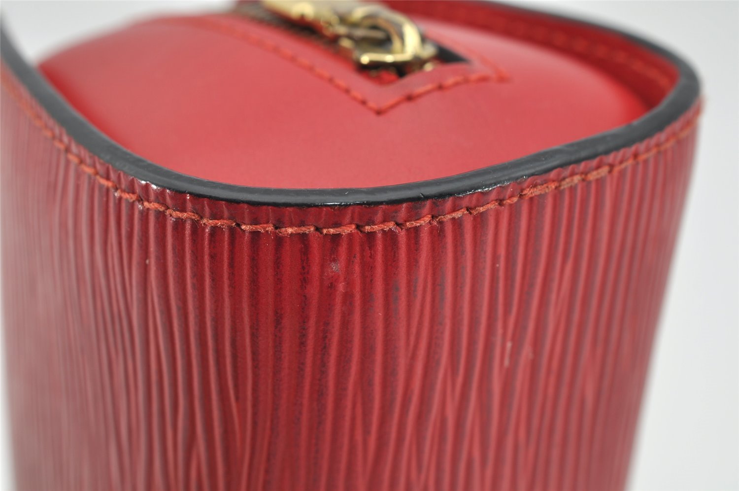 Authentic Louis Vuitton Epi Dauphine Cosmetic Pouch Red M48447 LV 2368I