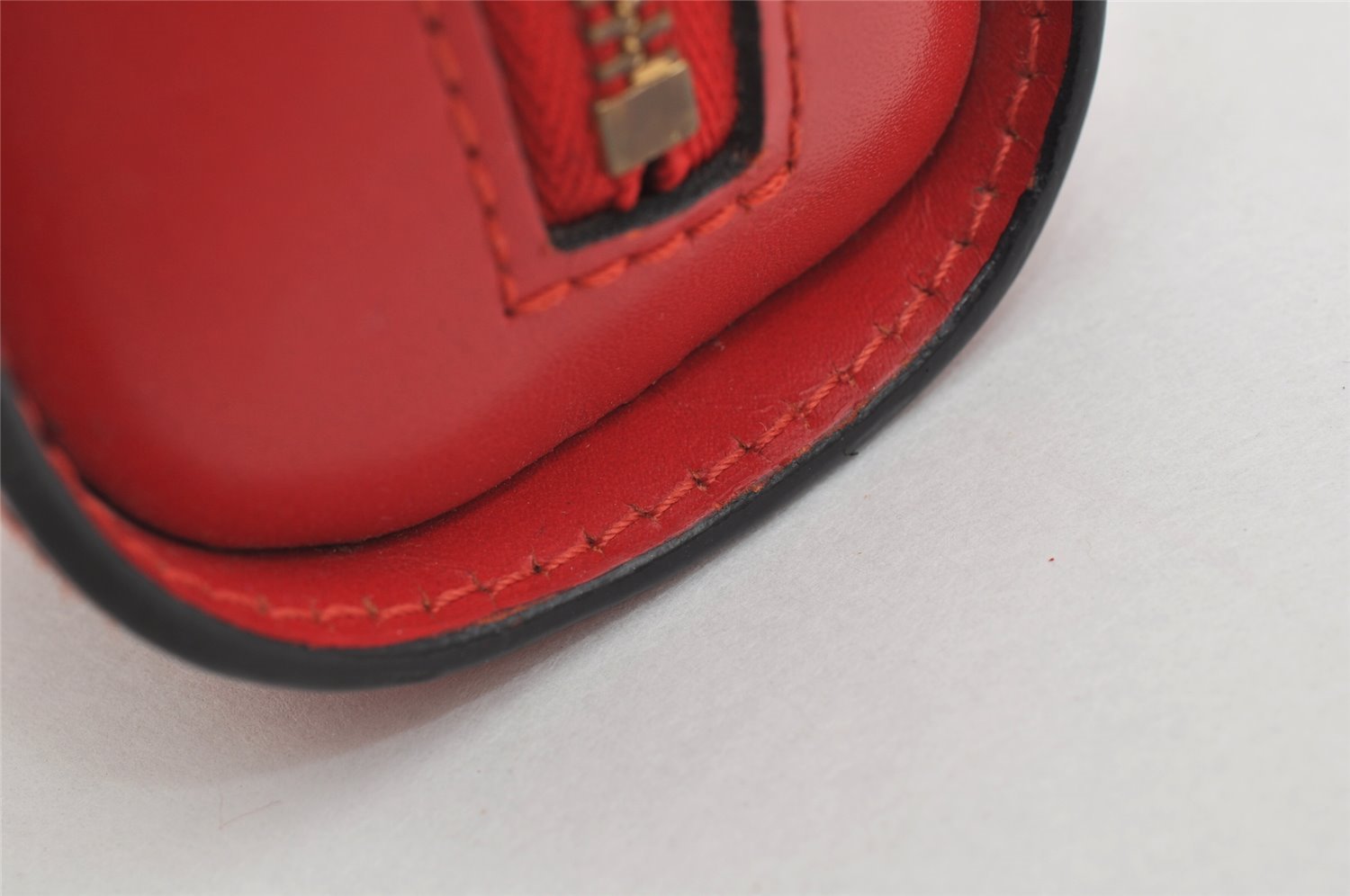 Authentic Louis Vuitton Epi Dauphine Cosmetic Pouch Red M48447 LV 2368I