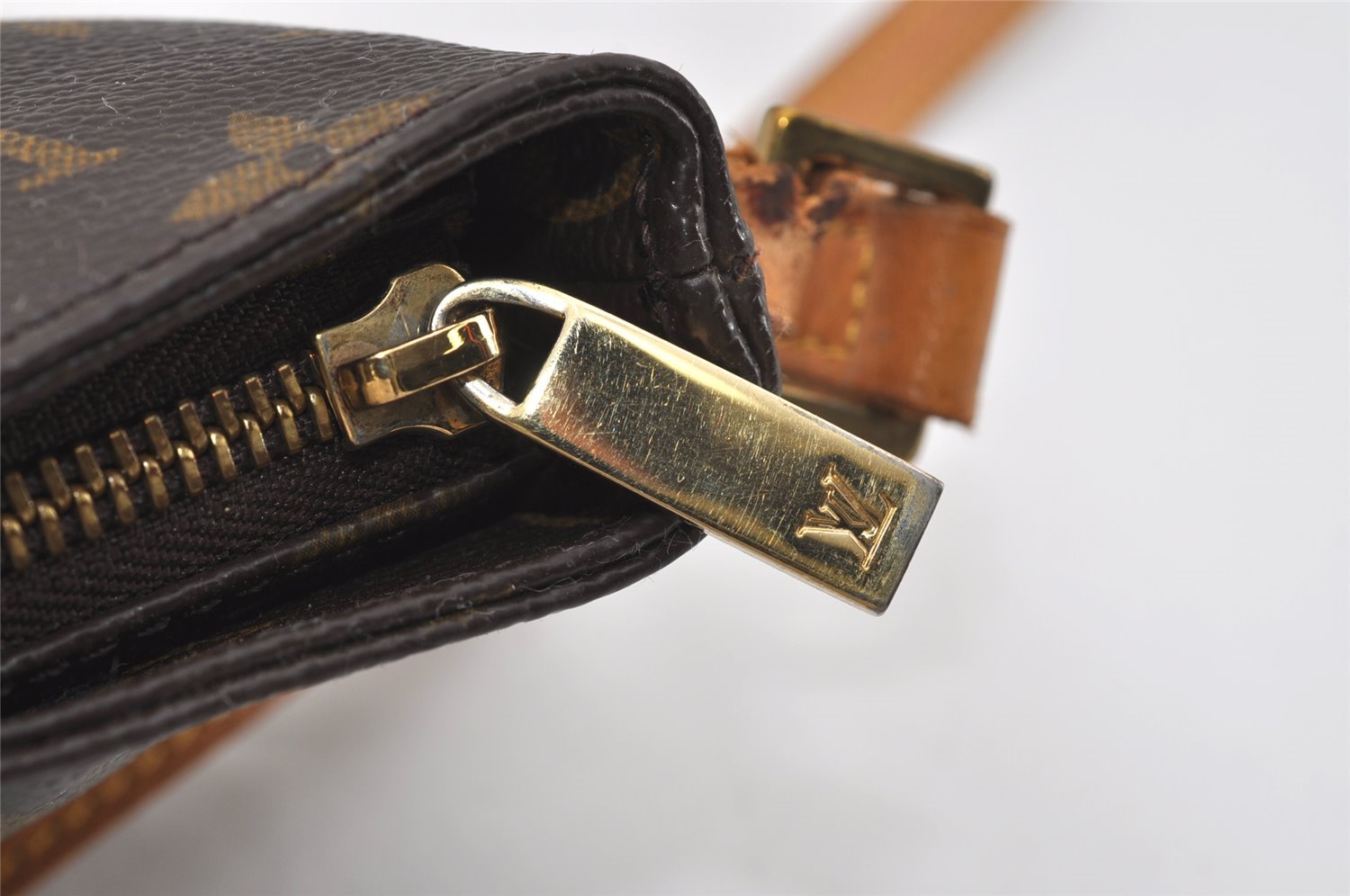 Authentic Louis Vuitton Monogram Trotteur Shoulder Cross Bag M51240 LV 2373I