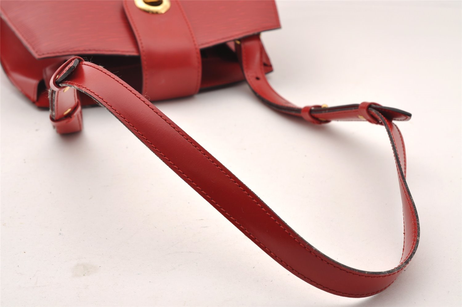 Authentic Louis Vuitton Epi Cluny Shoulder Bag Purse Red M52257 LV 2374I