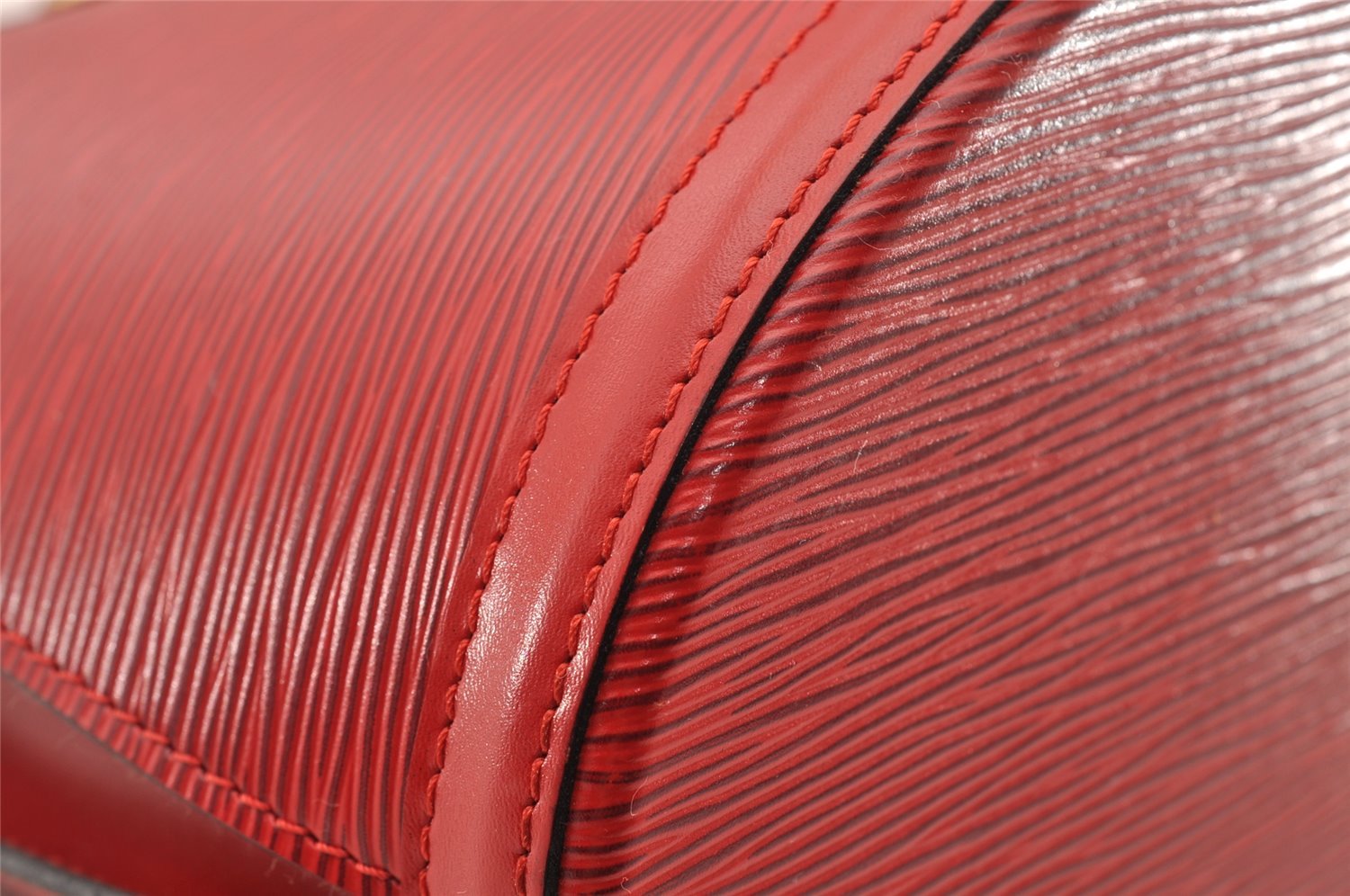 Authentic Louis Vuitton Epi Cluny Shoulder Bag Purse Red M52257 LV 2374I