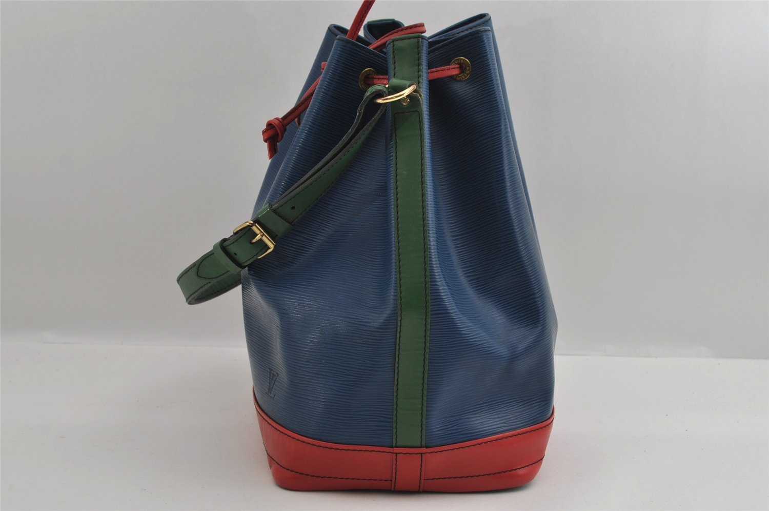 Auth Louis Vuitton Epi Noe Tricolor Blue Red Green M44082 Drawstring Bag 2421I