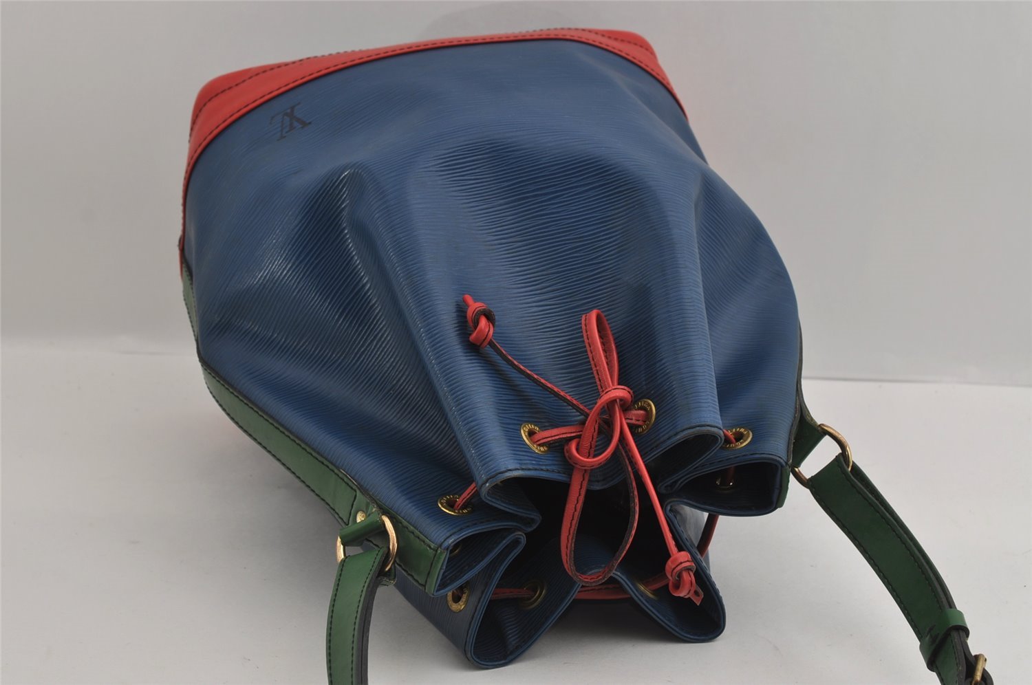 Auth Louis Vuitton Epi Noe Tricolor Blue Red Green M44082 Drawstring Bag 2421I