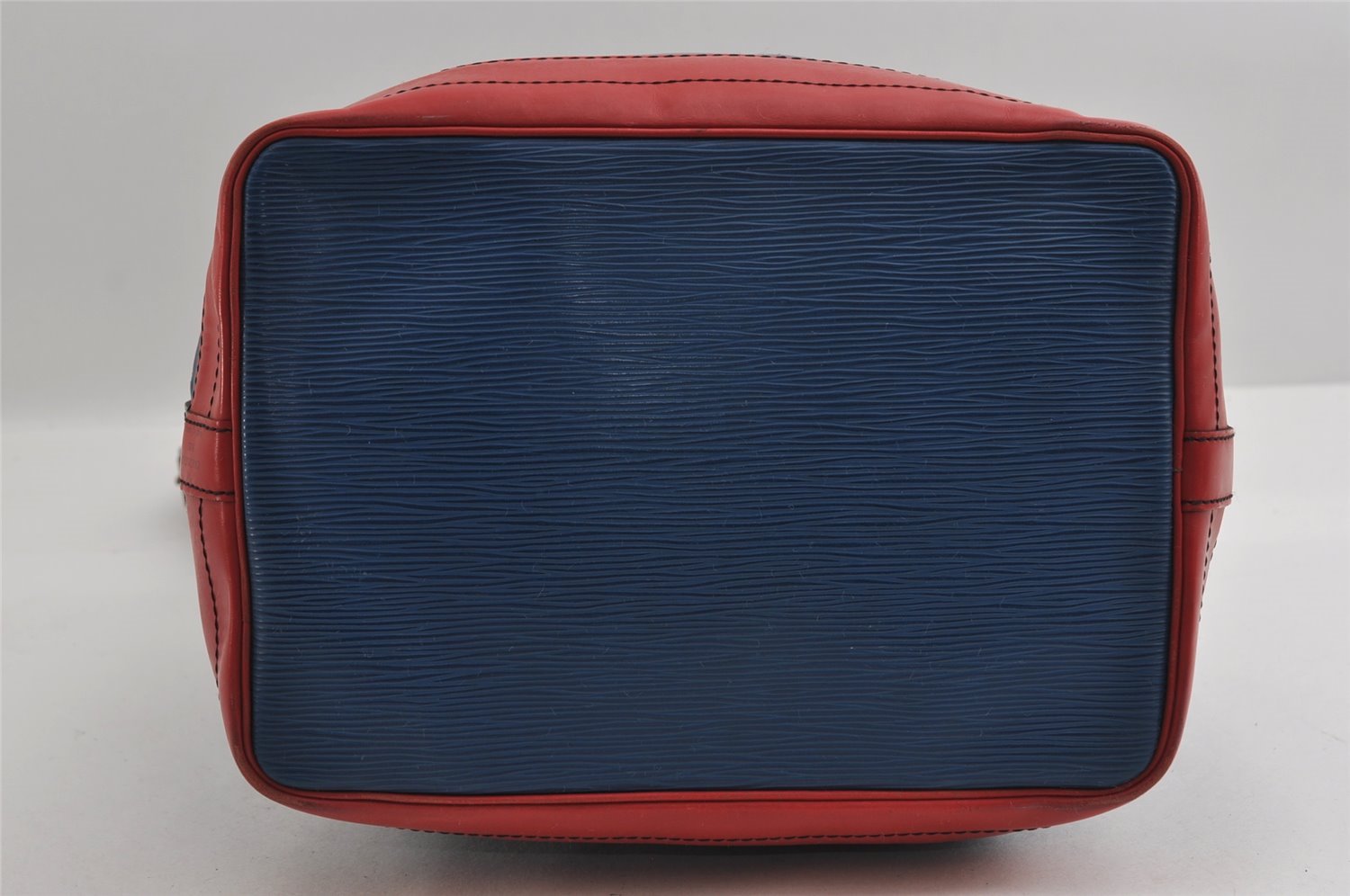 Auth Louis Vuitton Epi Noe Tricolor Blue Red Green M44082 Drawstring Bag 2421I