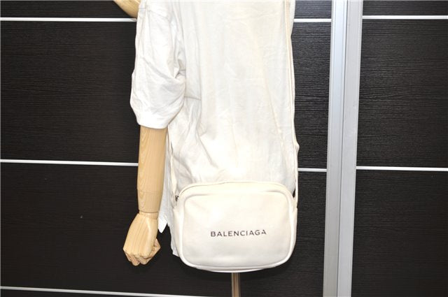 Auth BALENCIAGA Everyday Camera Bag S Shoulder Cross Bag Leather White 2434D
