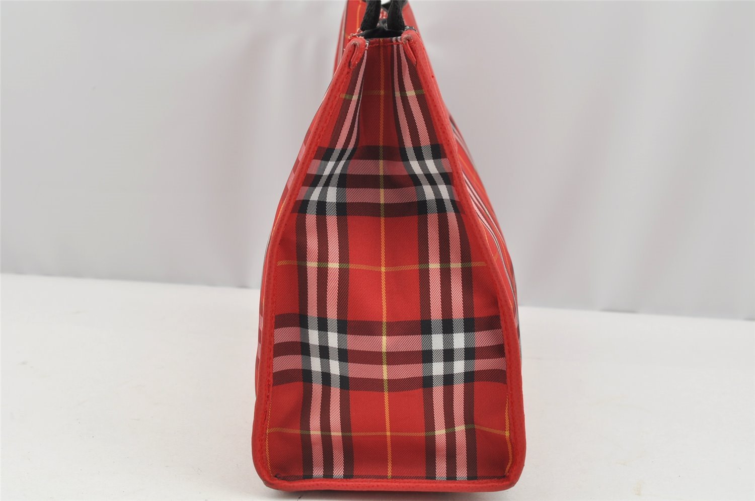 Authentic BURBERRY Check Vintage Tote Hand Bag Purse Nylon Leather Red 2434I