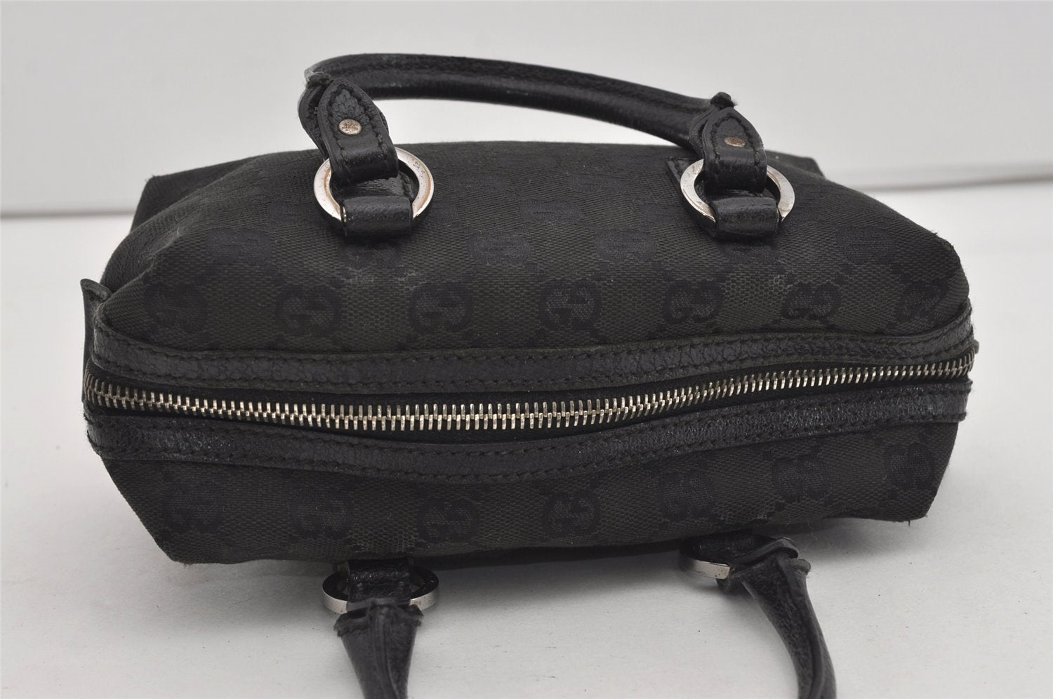Authentic GUCCI Vintage Hand Bag Purse GG Canvas Leather 113010 Black 2456I