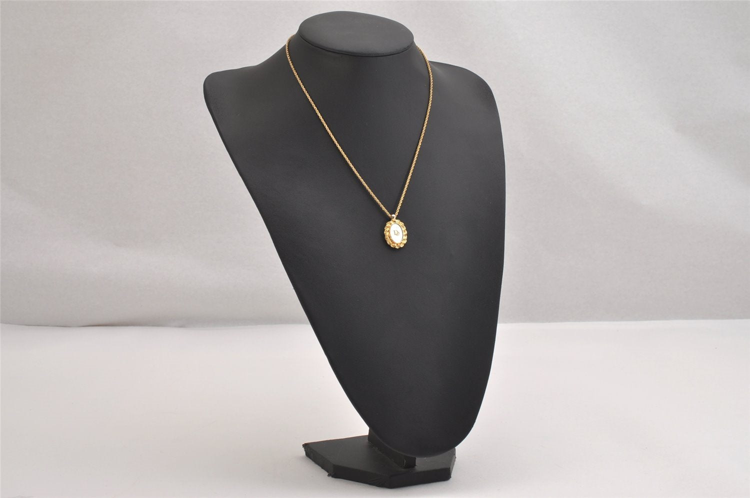 Authentic Christian Dior Gold Tone Chain Pendant Necklace CD 2465I