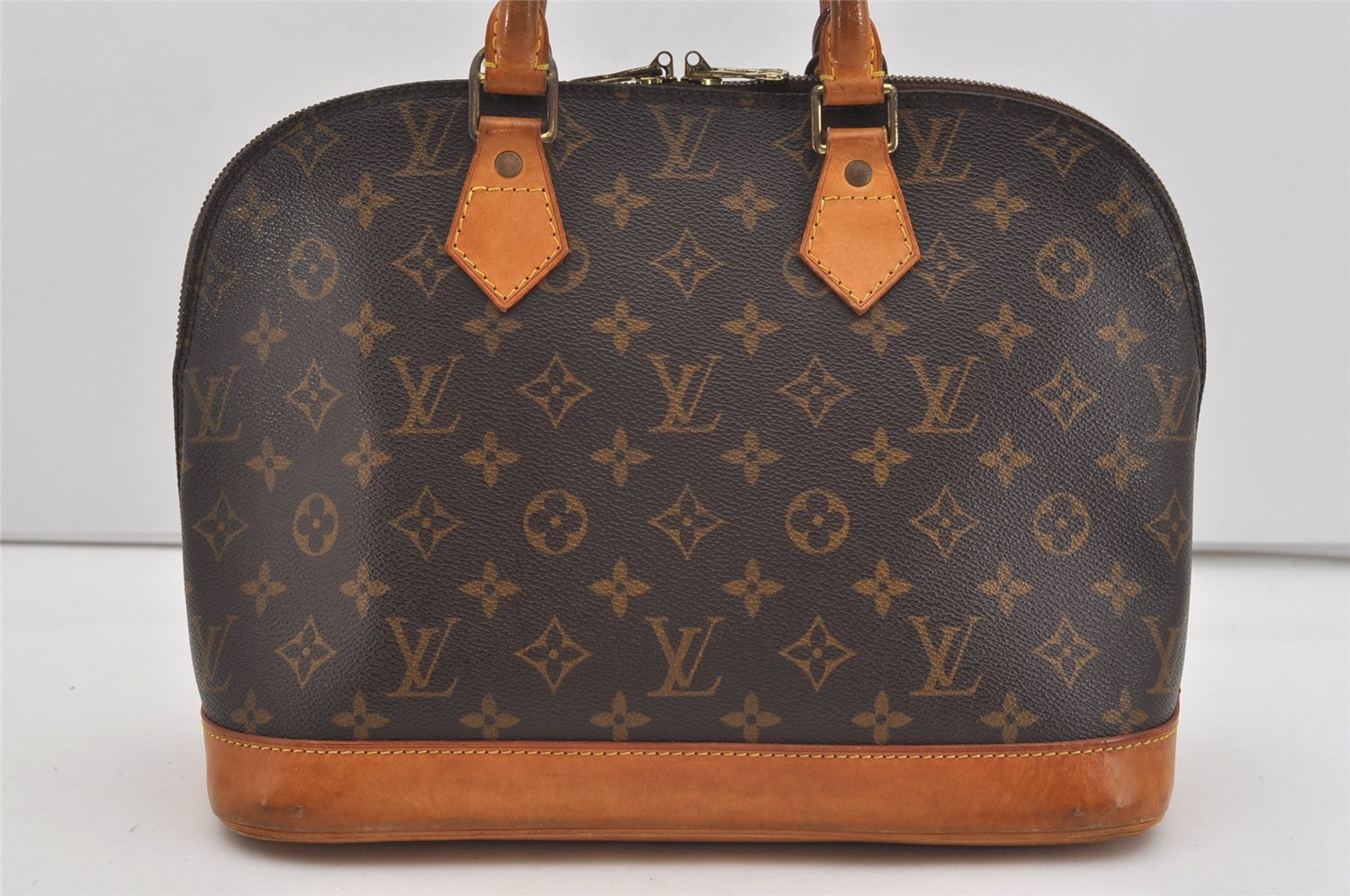 Authentic Louis Vuitton Monogram Alma Hand Bag Purse M51130 LV 2476I