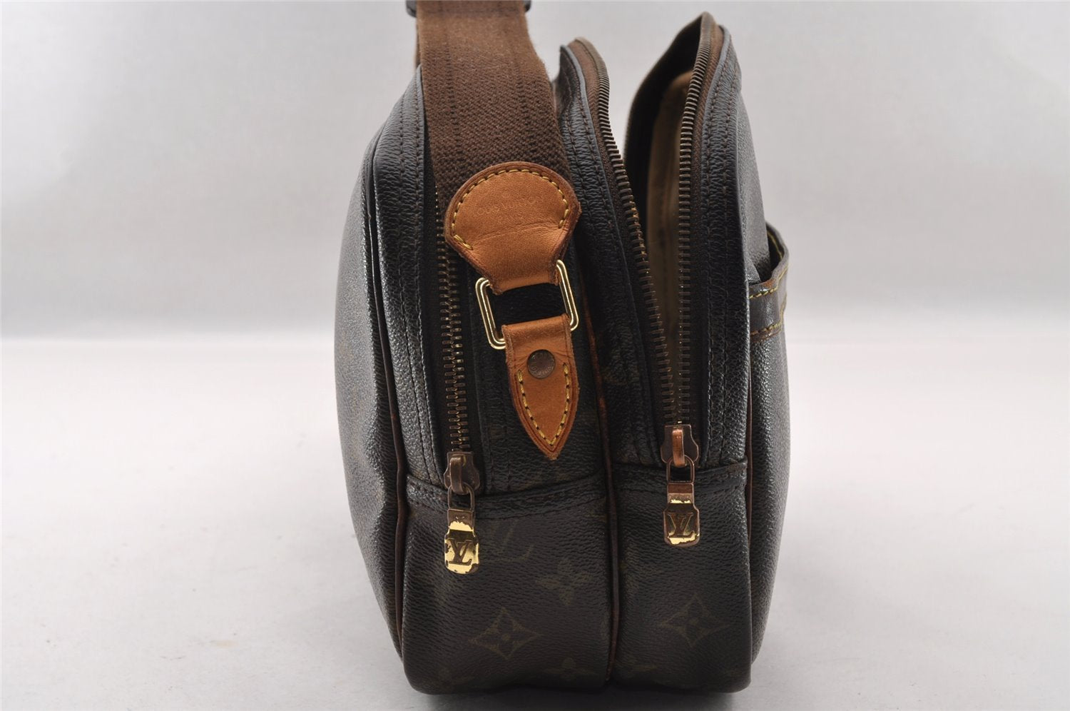 Authentic Louis Vuitton Monogram Reporter PM Shoulder Cross Bag M45254 LV 2484I