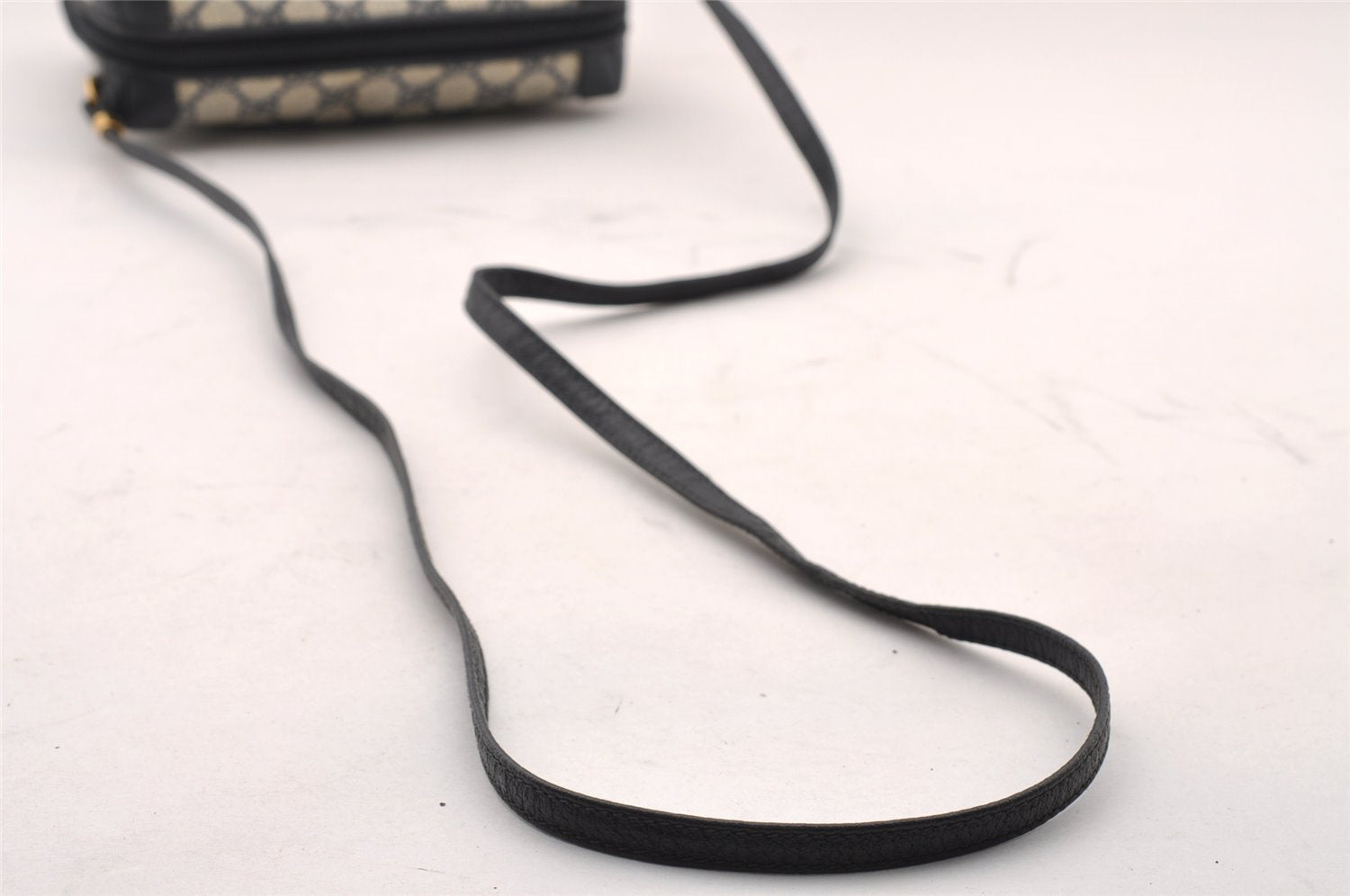 Authentic GUCCI Shoulder Cross Body Bag GG PVC Leather Navy Blue Junk 2488I