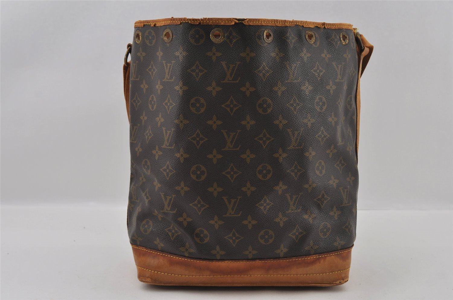 Authentic Louis Vuitton Monogram Noe Shoulder Drawstring Bag M42224 LV 2495I