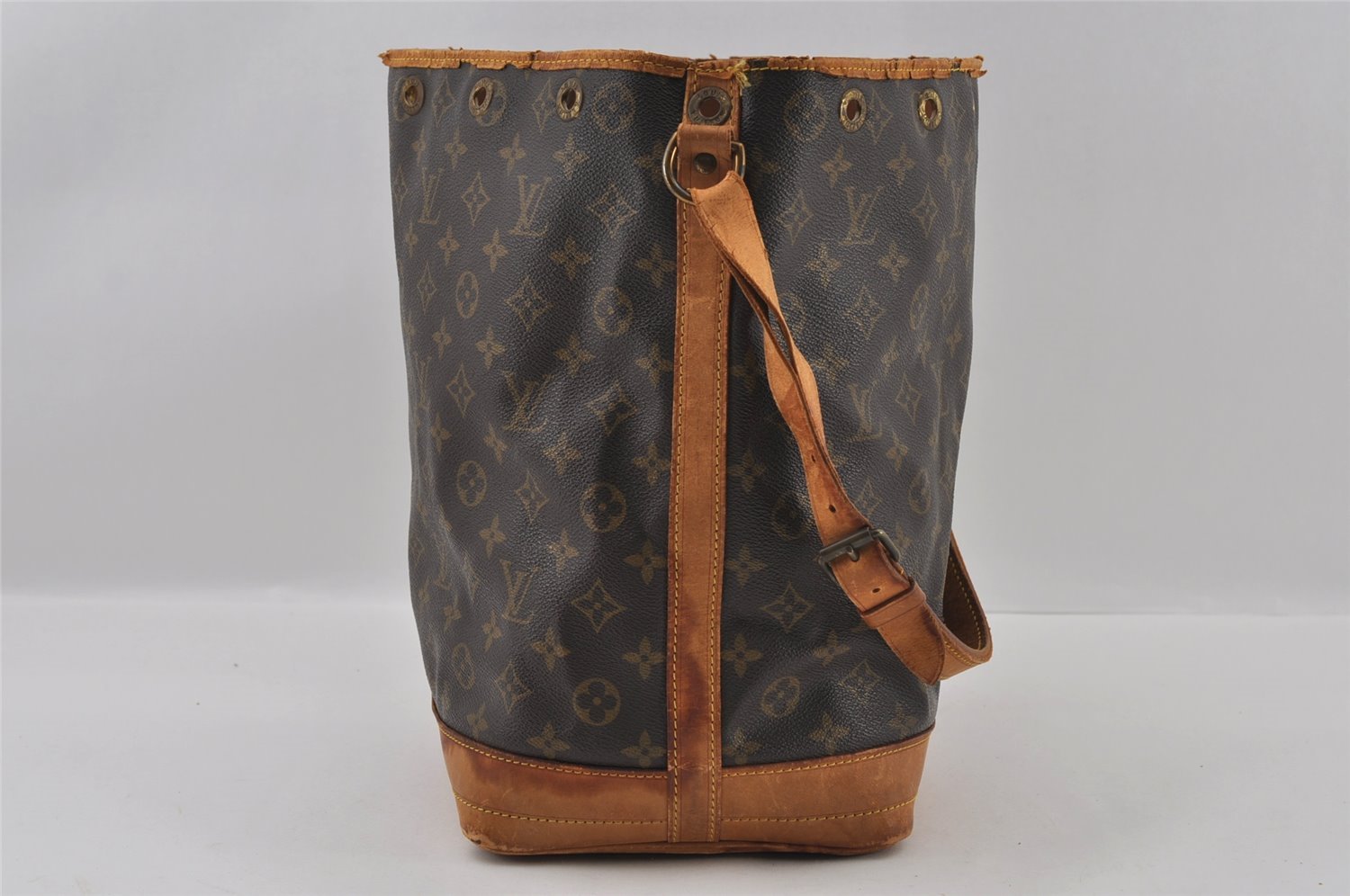 Authentic Louis Vuitton Monogram Noe Shoulder Drawstring Bag M42224 LV 2495I
