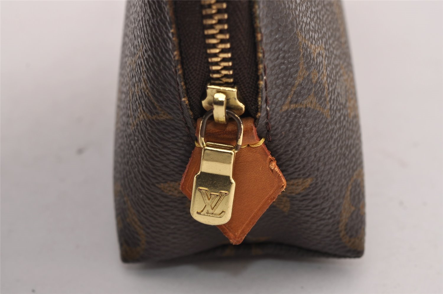 Authentic Louis Vuitton Monogram Pochette Cosmetic Pouch M47515 LV 2496I