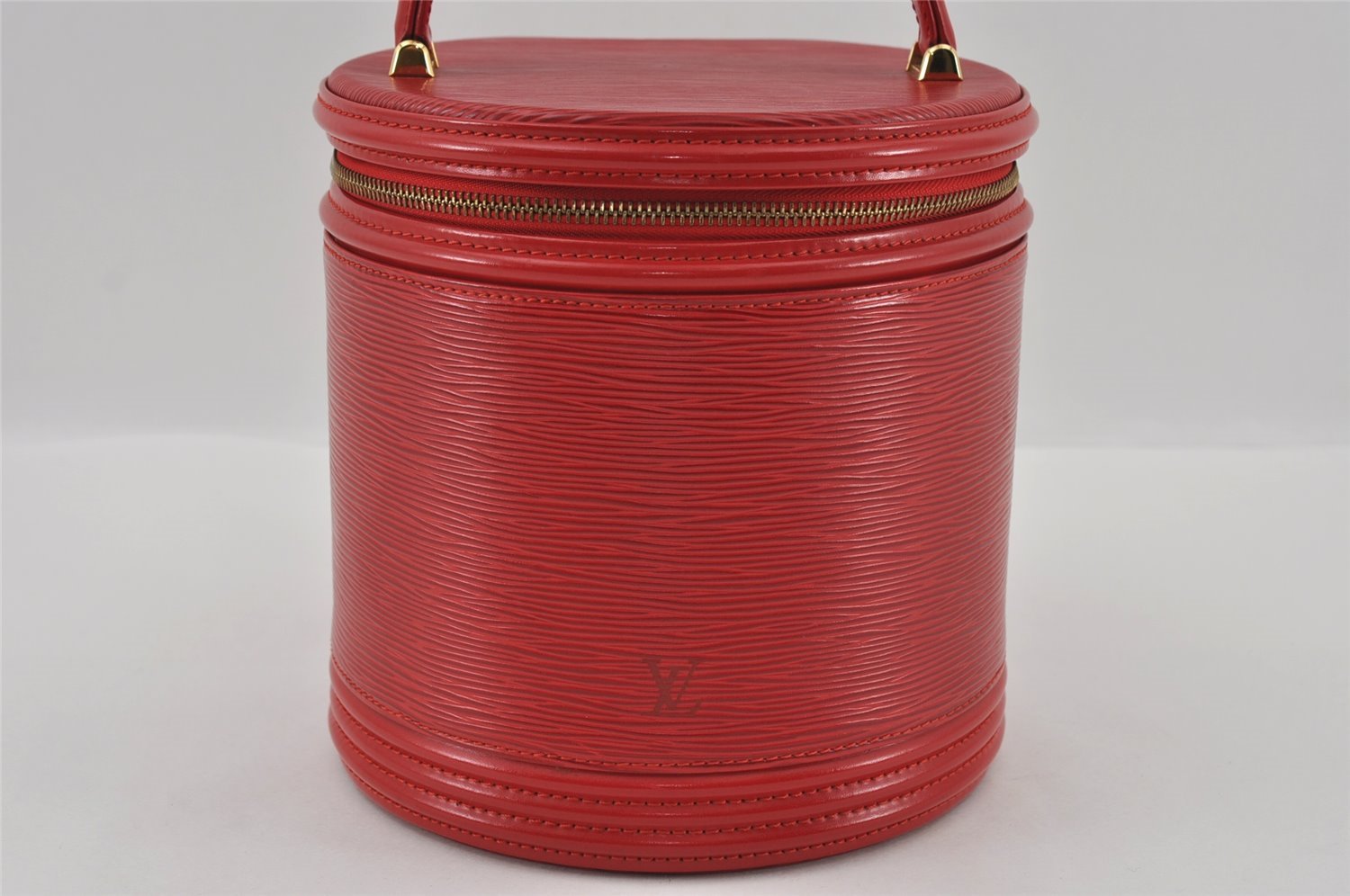 Authentic Louis Vuitton Epi Cannes Red Cosmetic Hand Bag Purse M48037 LV 2504I