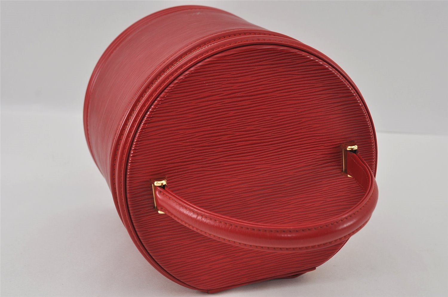 Authentic Louis Vuitton Epi Cannes Red Cosmetic Hand Bag Purse M48037 LV 2504I