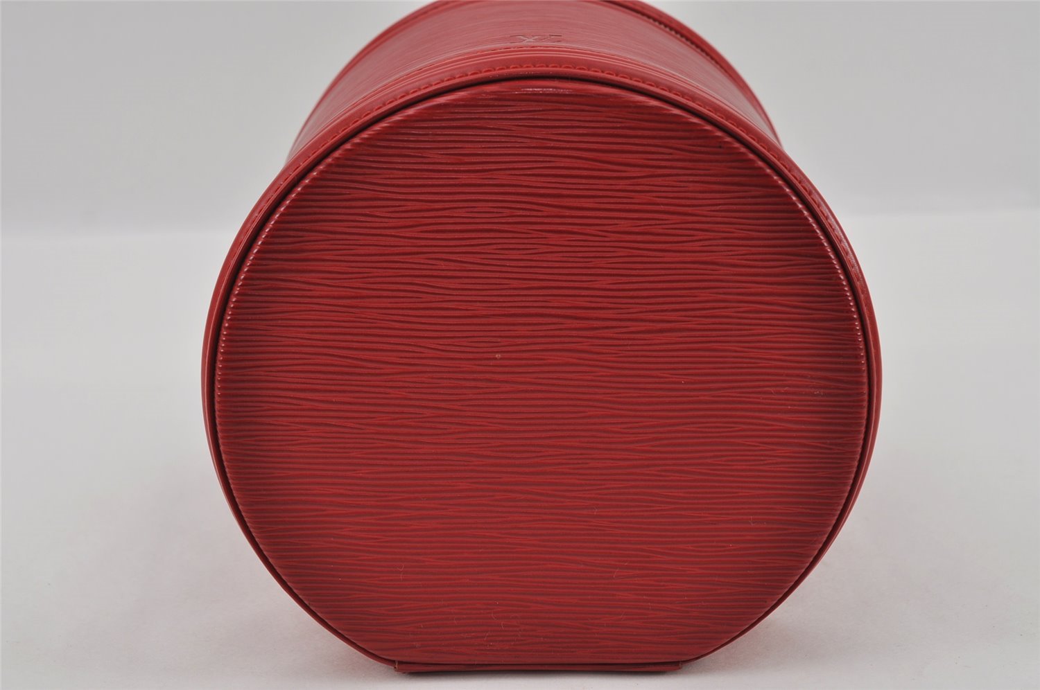 Authentic Louis Vuitton Epi Cannes Red Cosmetic Hand Bag Purse M48037 LV 2504I