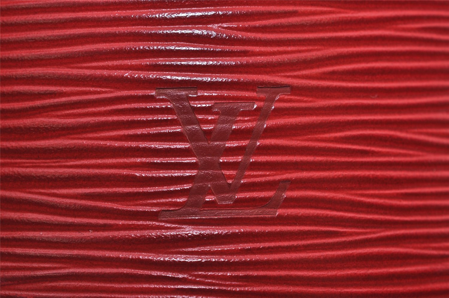 Authentic Louis Vuitton Epi Cannes Red Cosmetic Hand Bag Purse M48037 LV 2504I