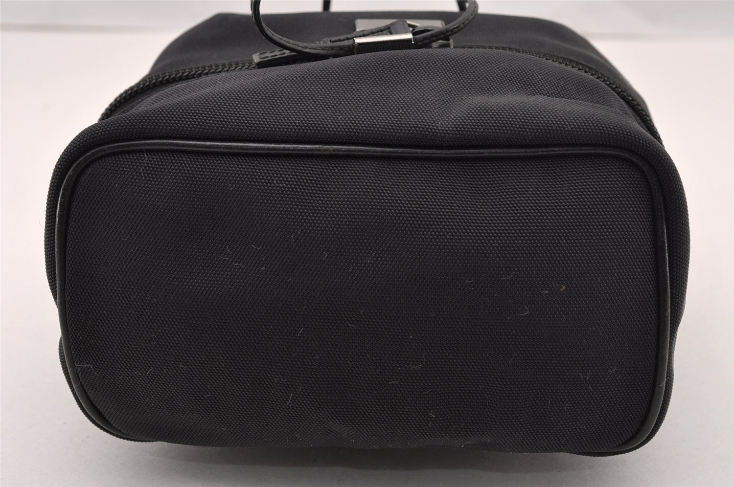 Authentic GUCCI Drawstring Hand Bag Purse Canvas Leather 0391053 Black 2505I