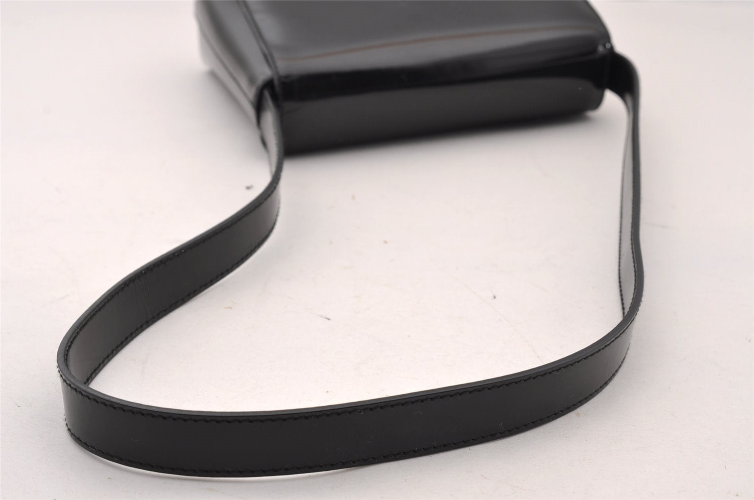 Authentic GUCCI Vintage Shoulder Hand Bag Purse Enamel Black Junk 2509I