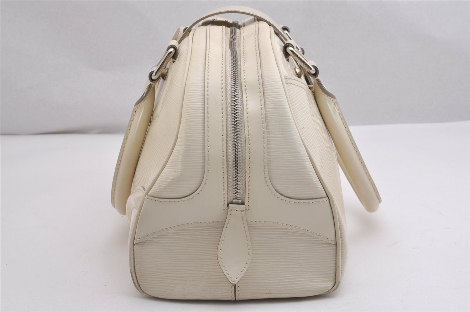 Authentic Louis Vuitton Epi Bowling Montaigne GM Hand Bag White M5931J LV 2516I
