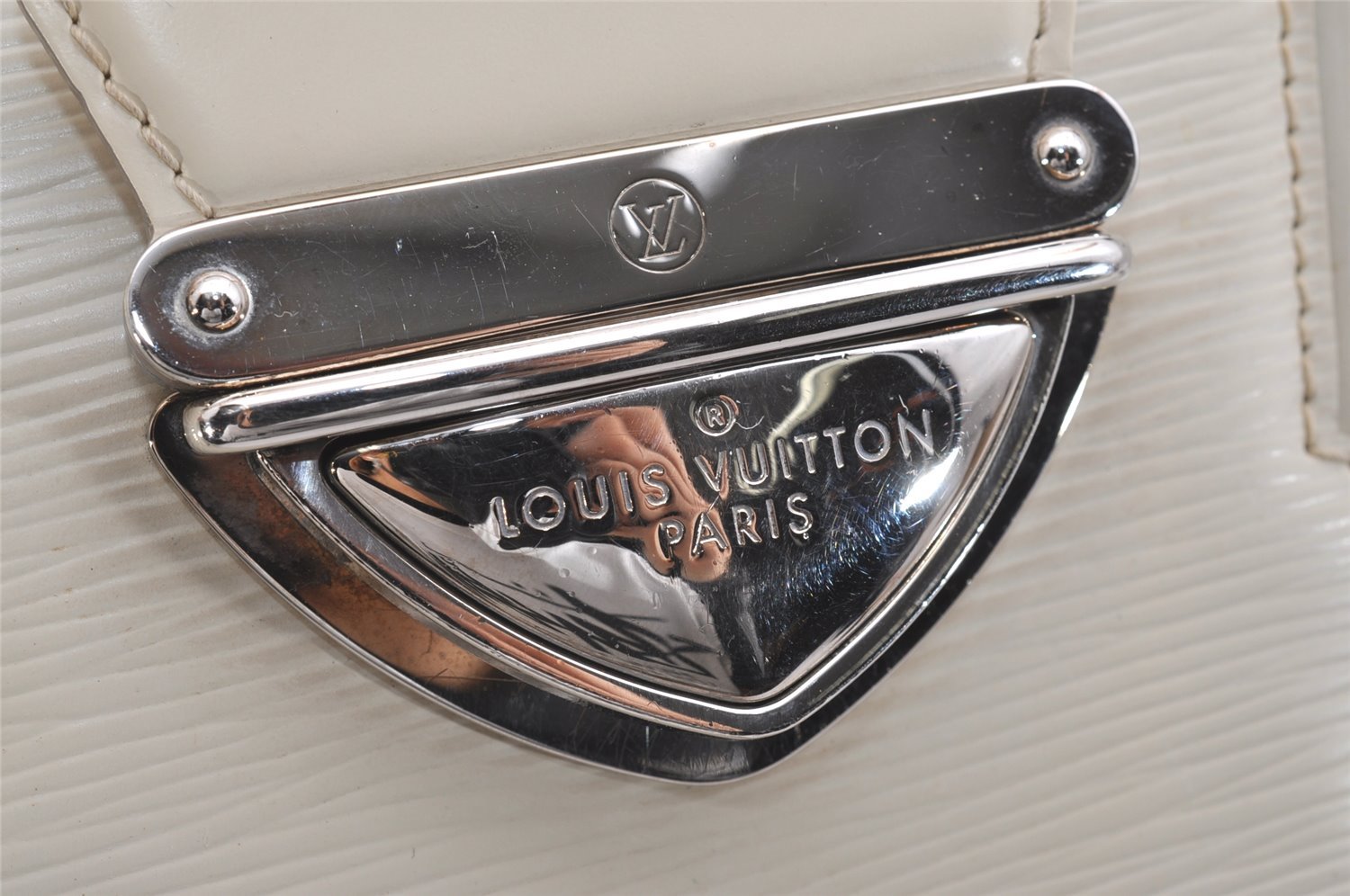 Authentic Louis Vuitton Epi Bowling Montaigne GM Hand Bag White M5931J LV 2516I