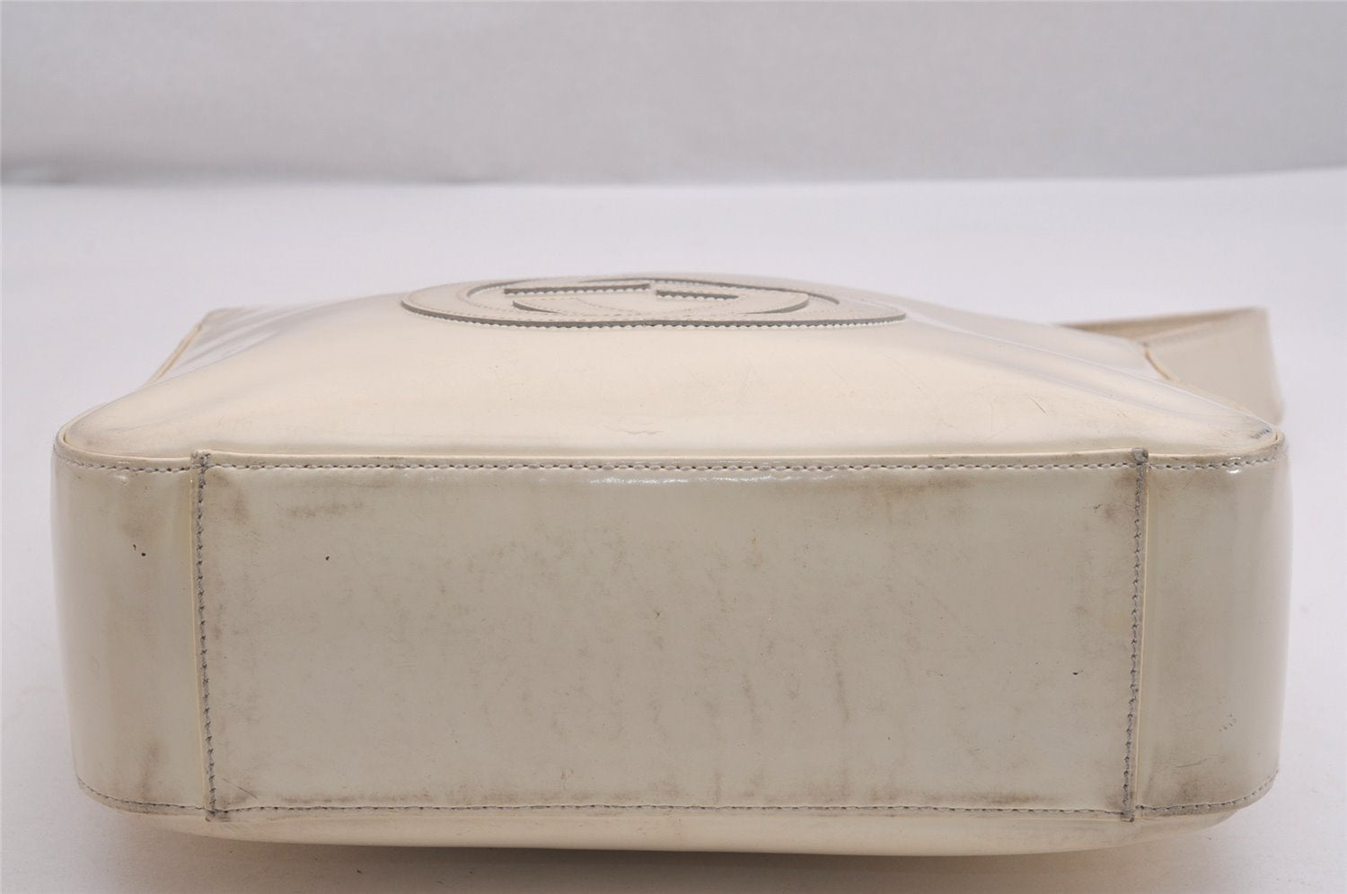Authentic GUCCI Interlocking G Vintage Shoulder Bag Enamel White Junk 2521I