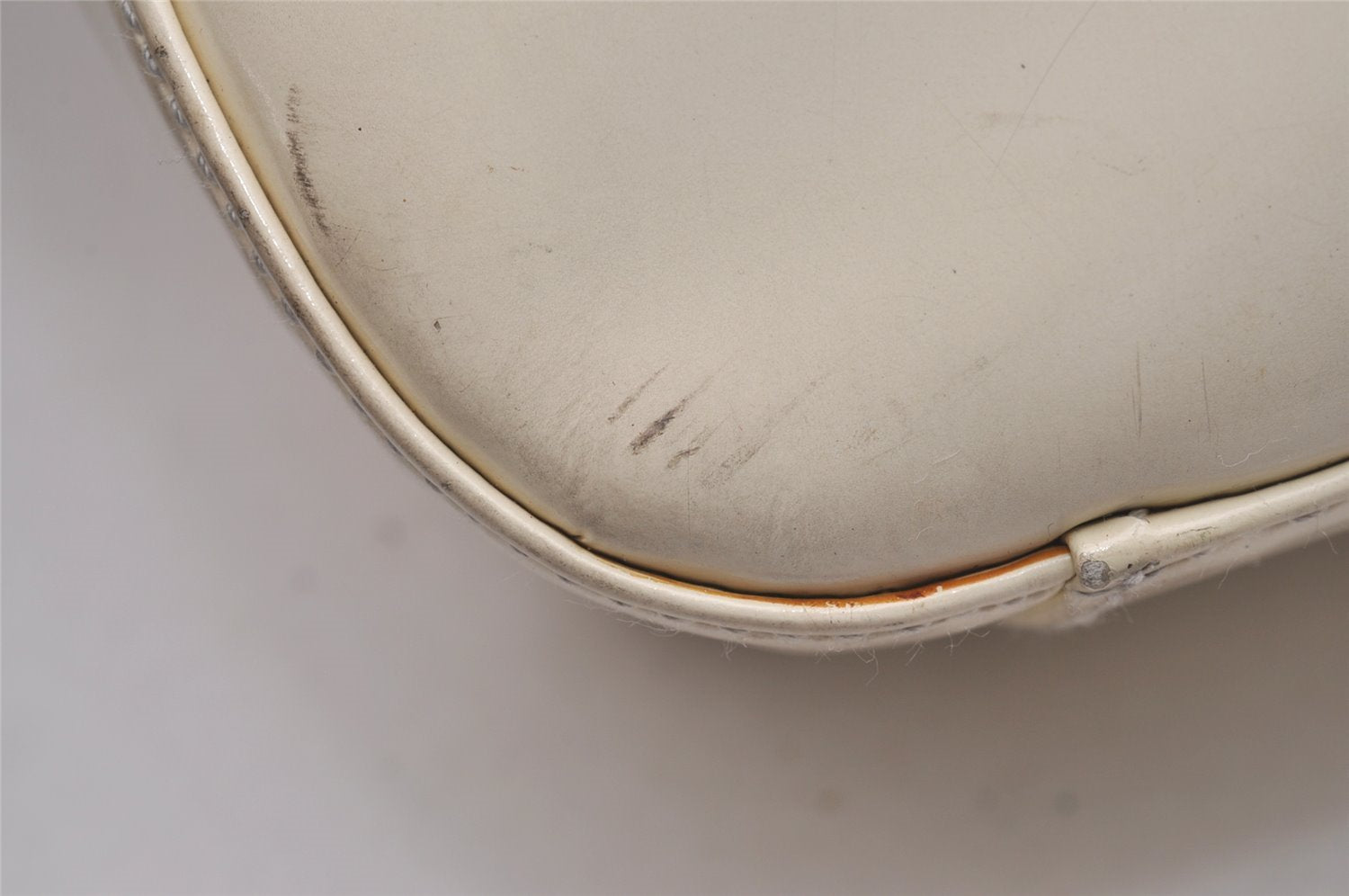 Authentic GUCCI Interlocking G Vintage Shoulder Bag Enamel White Junk 2521I