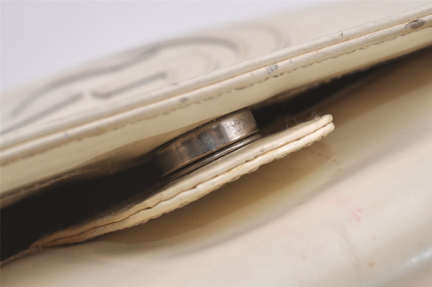 Authentic GUCCI Interlocking G Vintage Shoulder Bag Enamel White Junk 2521I