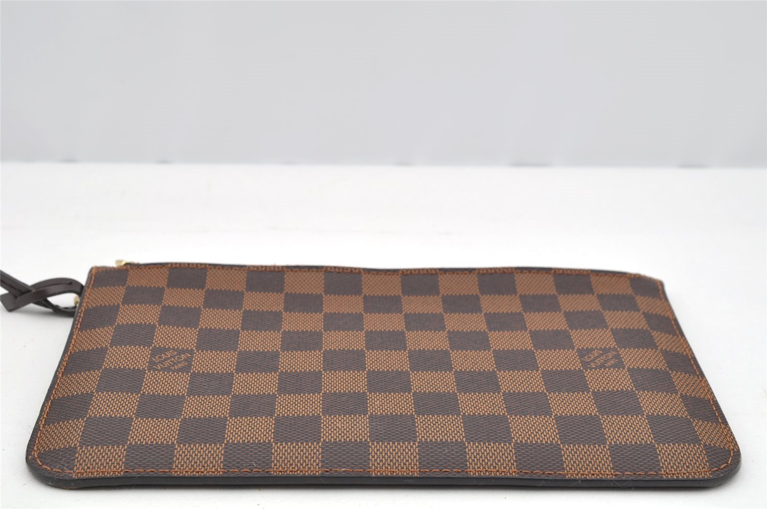 Authentic Louis Vuitton Damier Neverfull Pouch Purse Clutch Bag LV 2523I