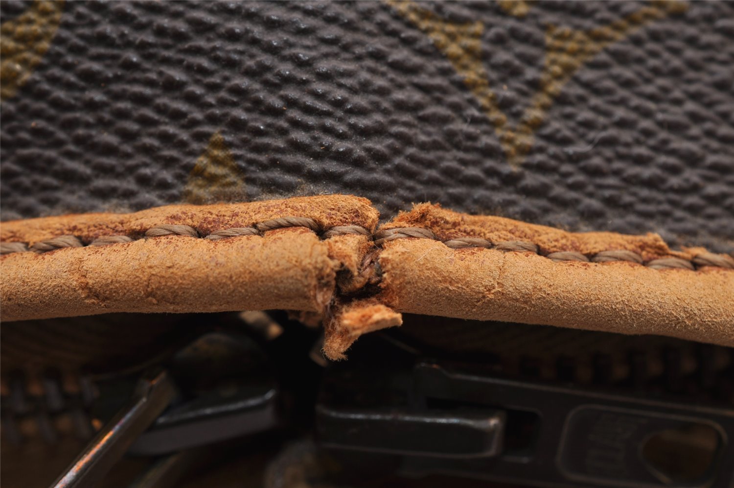 Authentic Louis Vuitton Monogram Sac Chaussures 30 Boston Bag Old Model LV 2535I