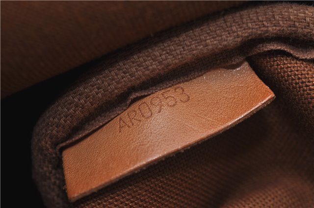 Auth Louis Vuitton Monogram Saumur 30 Shoulder Cross Body Bag M42256 LV 2554D