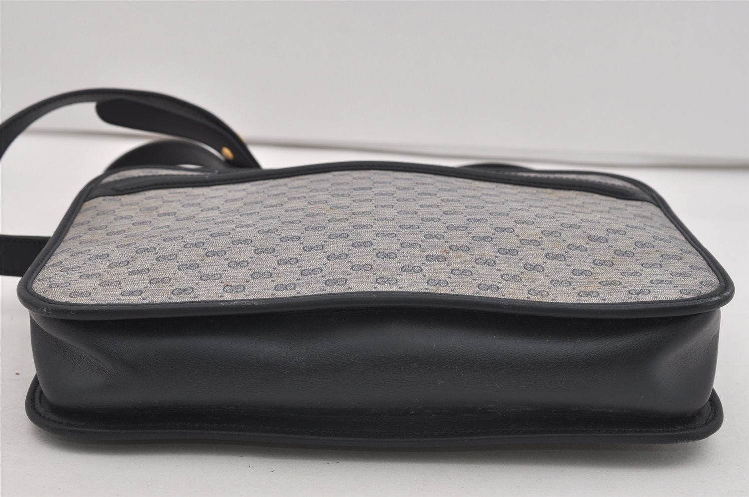 Authentic GUCCI Micro GG PVC Leather Shoulder Cross Body Bag Purse Navy 2557I