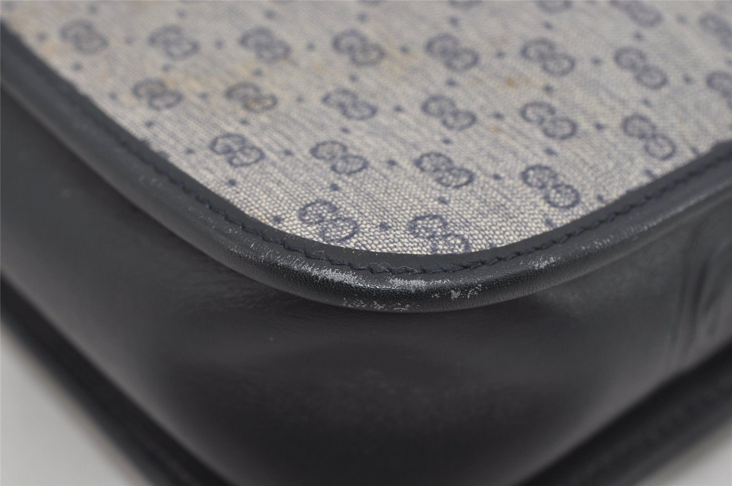 Authentic GUCCI Micro GG PVC Leather Shoulder Cross Body Bag Purse Navy 2557I