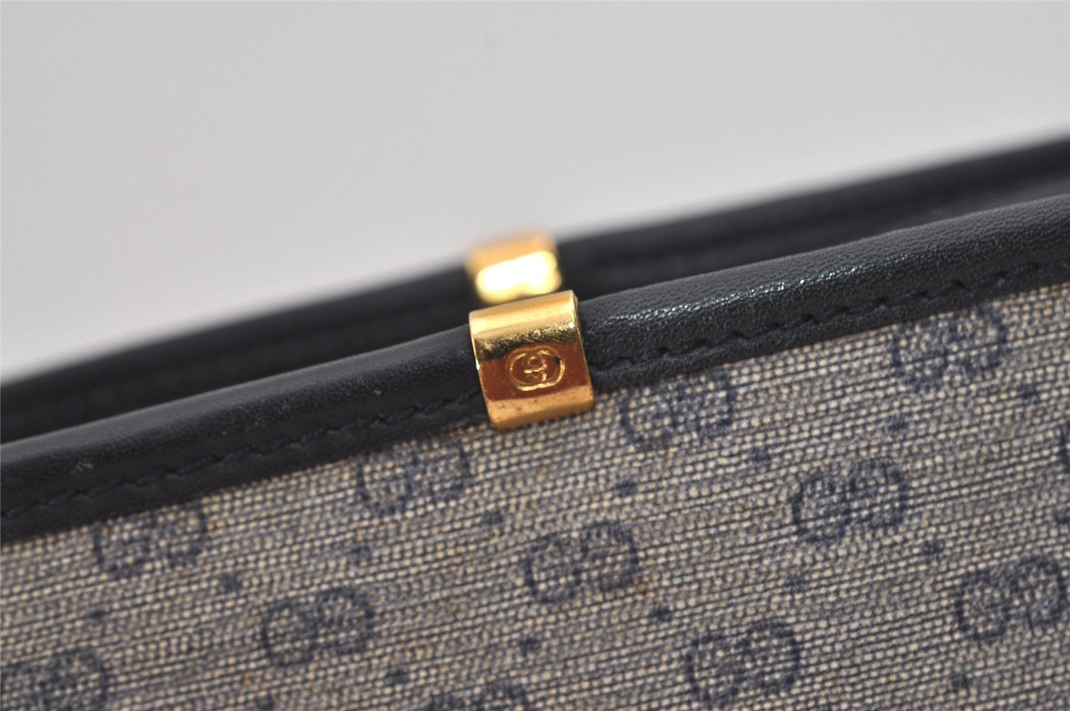 Authentic GUCCI Micro GG PVC Leather Shoulder Cross Body Bag Purse Navy 2557I