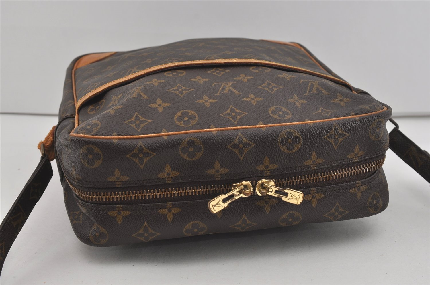 Authentic Louis Vuitton Monogram Danube 28 Shoulder Cross Body Bag LV 2559I
