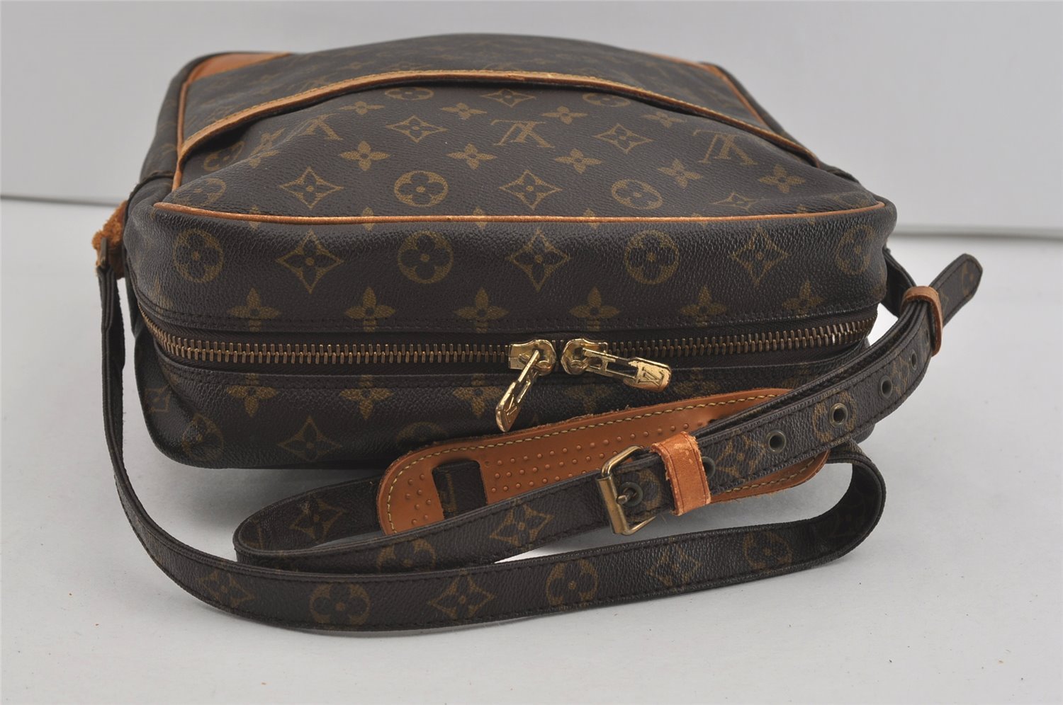 Authentic Louis Vuitton Monogram Danube 28 Shoulder Cross Body Bag LV 2559I