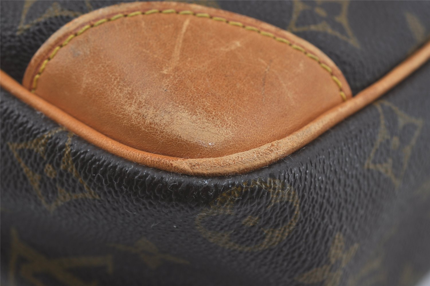 Authentic Louis Vuitton Monogram Danube 28 Shoulder Cross Body Bag LV 2559I