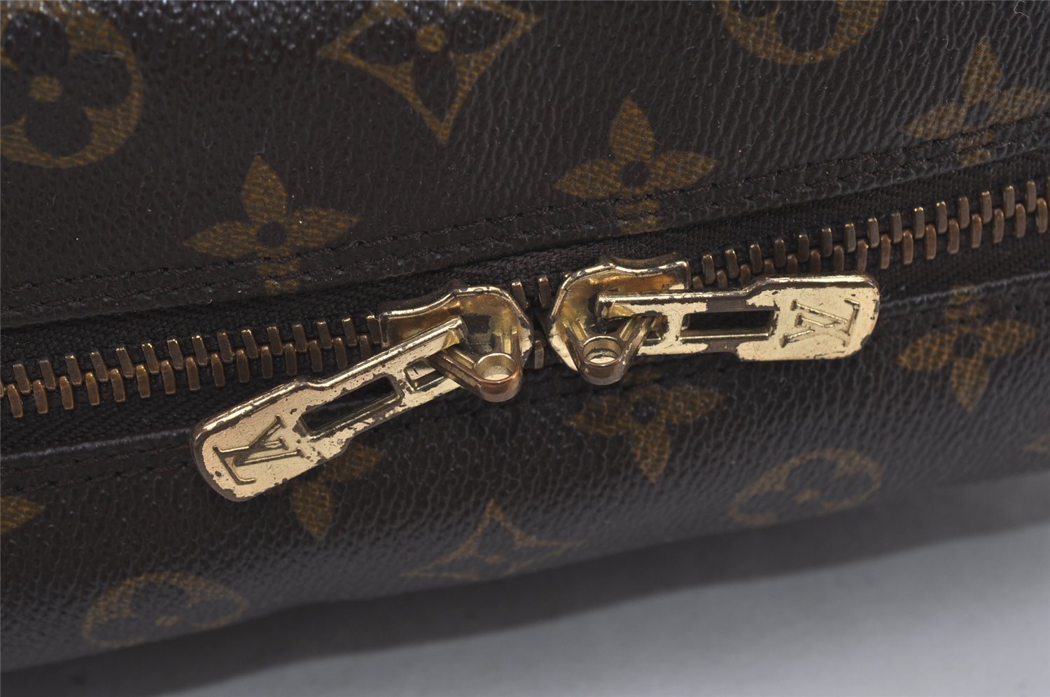 Authentic Louis Vuitton Monogram Danube 28 Shoulder Cross Body Bag LV 2559I