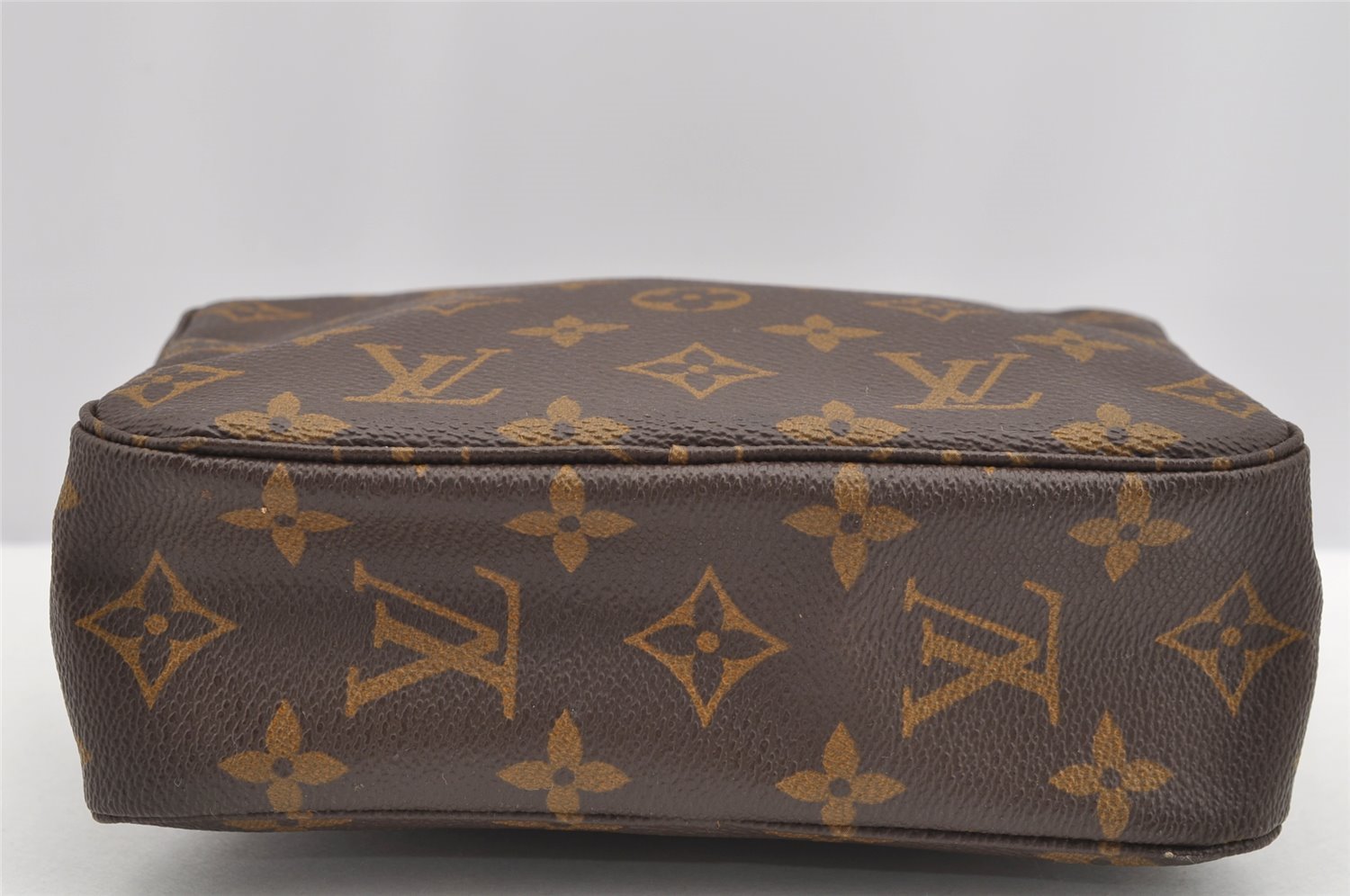 Authentic Louis Vuitton Monogram Trousse Toilette 18 Clutch Bag M47526 LV 2560I