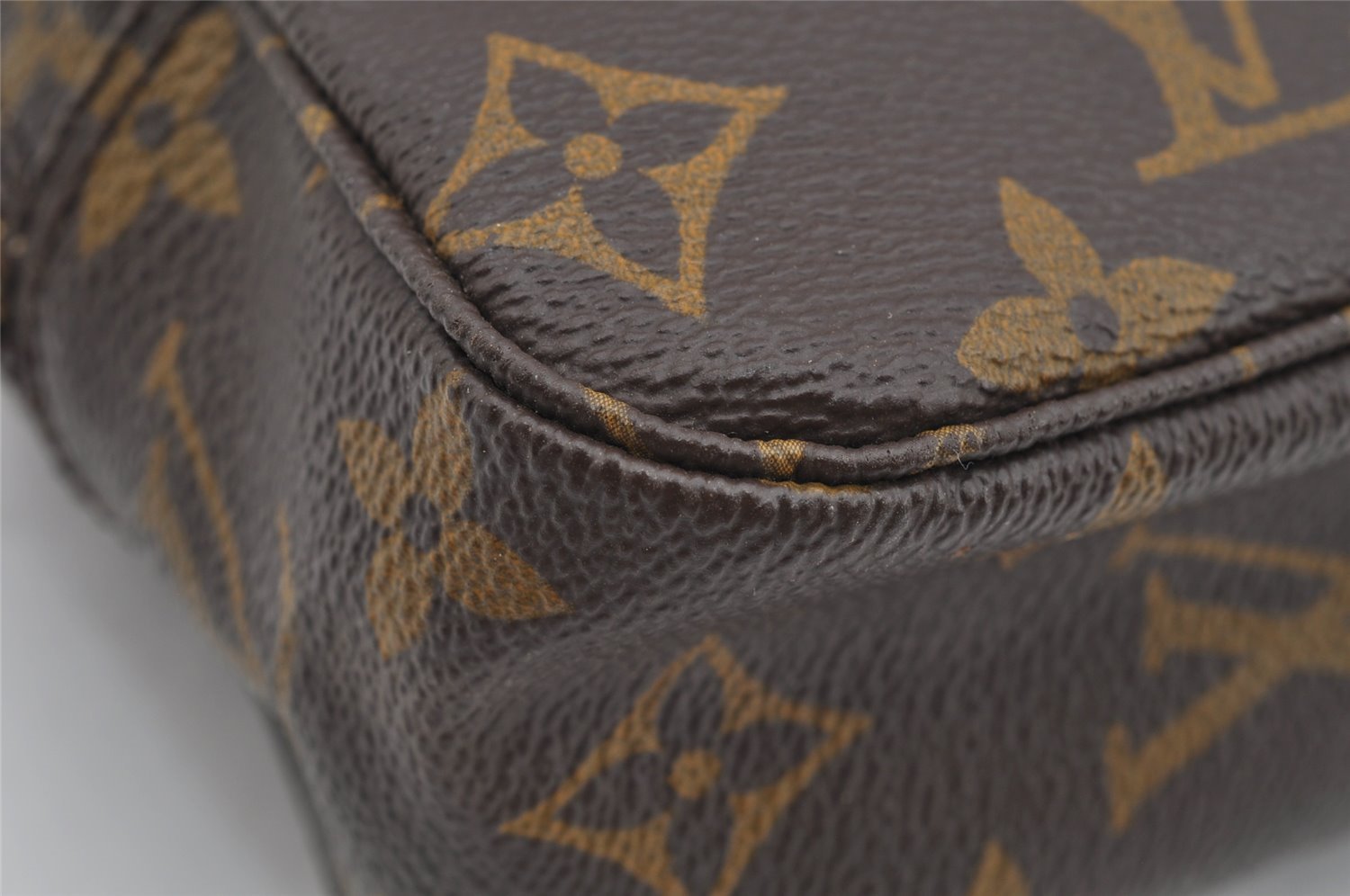 Authentic Louis Vuitton Monogram Trousse Toilette 18 Clutch Bag M47526 LV 2560I