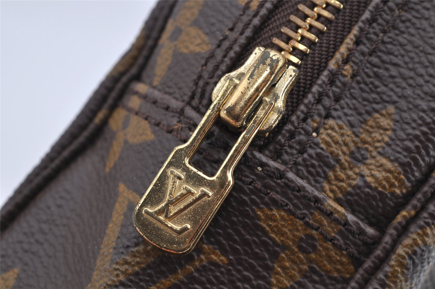 Authentic Louis Vuitton Monogram Trousse Toilette 18 Clutch Bag M47526 LV 2560I