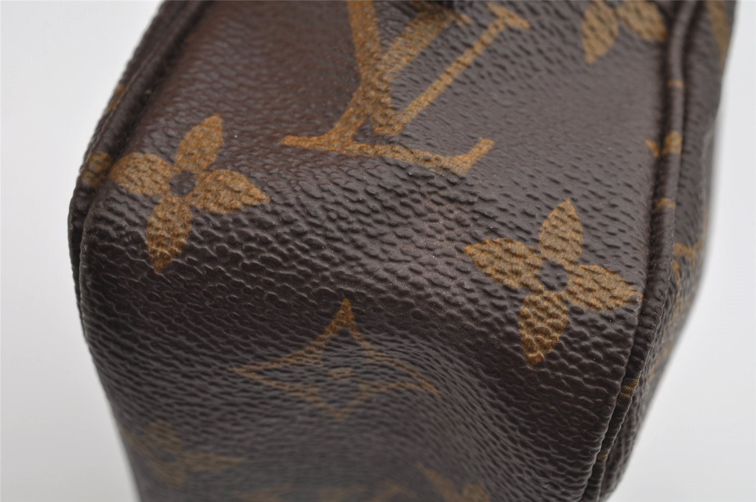 Authentic Louis Vuitton Monogram Trousse Toilette 18 Clutch Bag M47526 LV 2560I