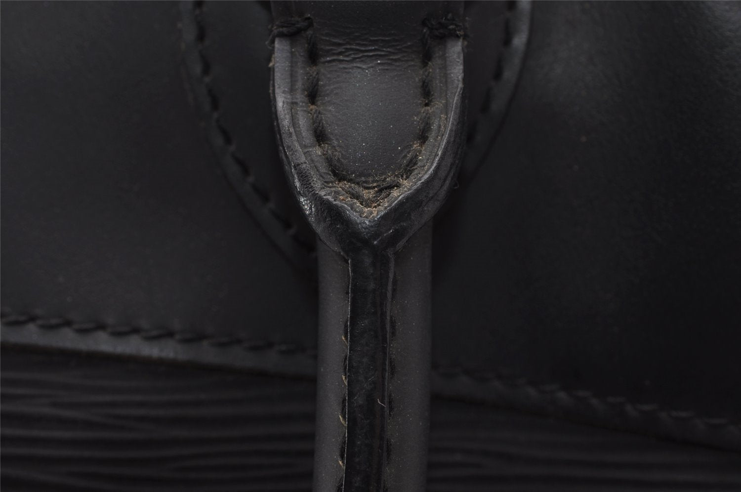 Authentic Louis Vuitton Epi Passy GM Shoulder Hand Bag Black M59252 LV 2566I