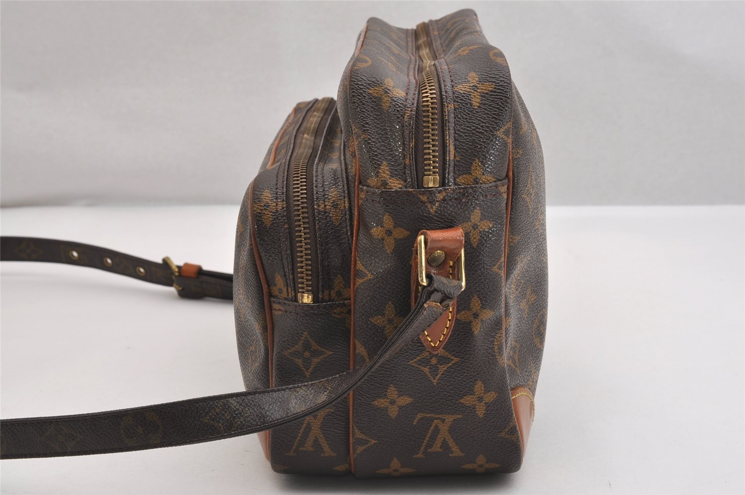 Authentic Louis Vuitton Monogram Nile Shoulder Cross Body Bag M45244 LV 2572I